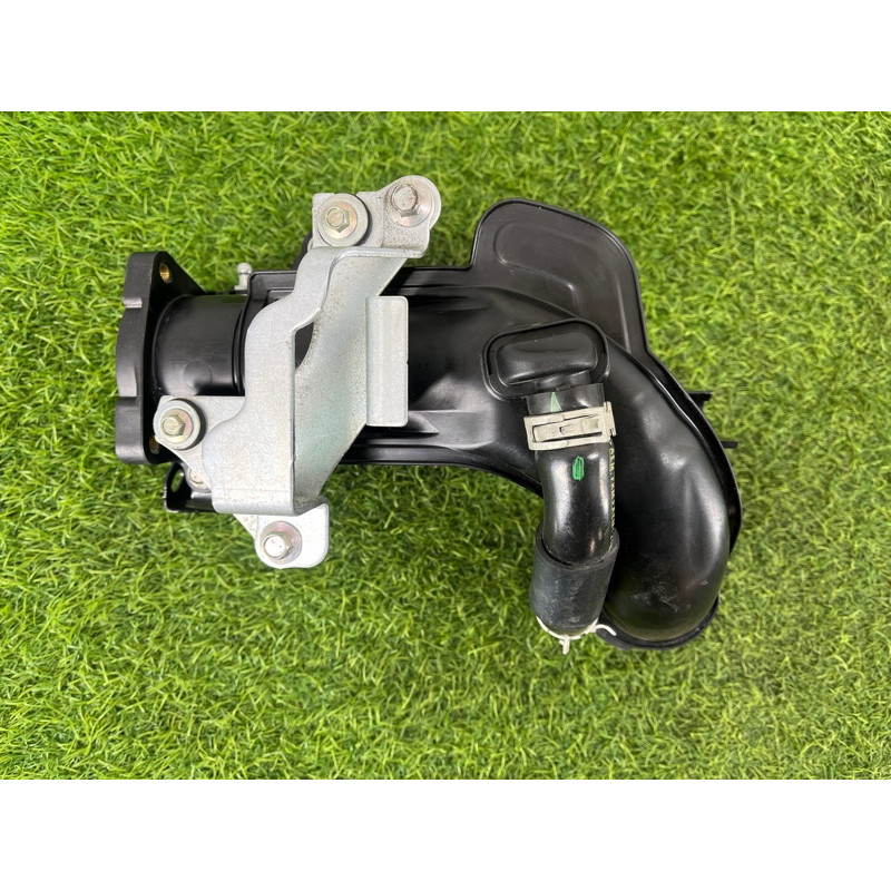 Патрубок впускного колектора (впускная система) Nissan Rogue T33 2023 1.5 KR15DDT 165766RC3B