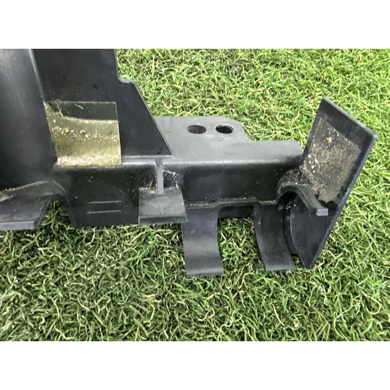 Повітропровід радіатора (кузов и элементы) LAND ROVER Range Rover L405 2016 5.0 LR052925