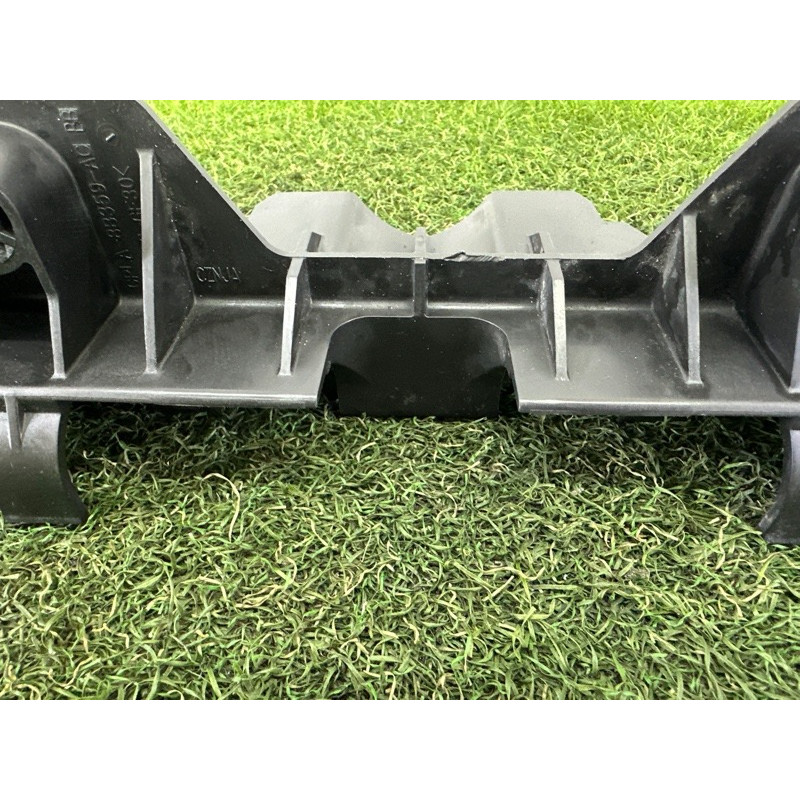 Повітропровід радіатора (кузов и элементы) LAND ROVER Range Rover L405 2016 5.0 LR052925