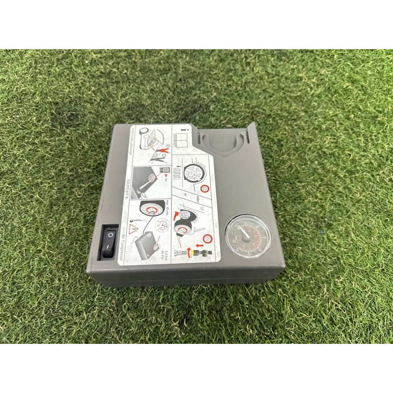 Компрессор для подкачки шин (аксессуары) Volkswagen Touareg NF 7L0012617B