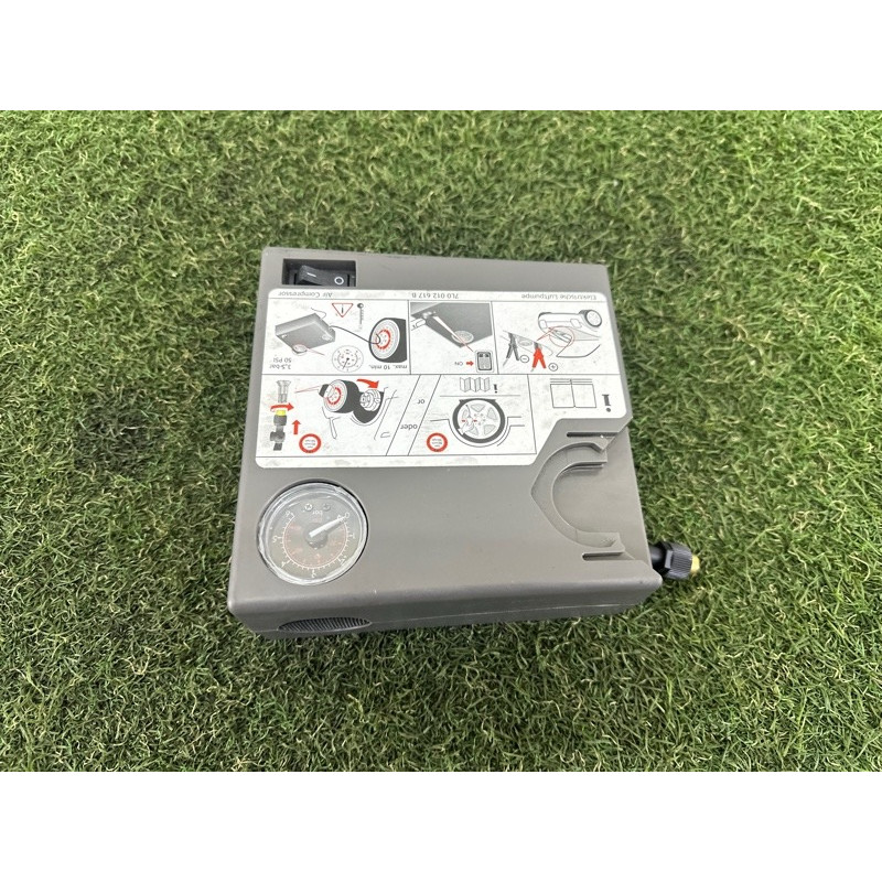 Компрессор для подкачки шин (аксессуары) Volkswagen Touareg NF 7L0012617B