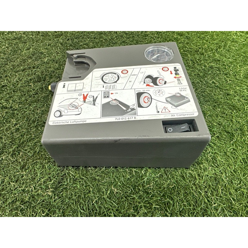 Компрессор для подкачки шин (аксессуары) Volkswagen Touareg NF 7L0012617B