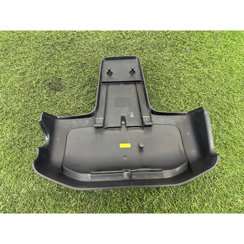 Декоративна кришка двигуна (двигун та елементи) Volkswagen Touareg NF 2013 3.0 Hybrid 7P6103927