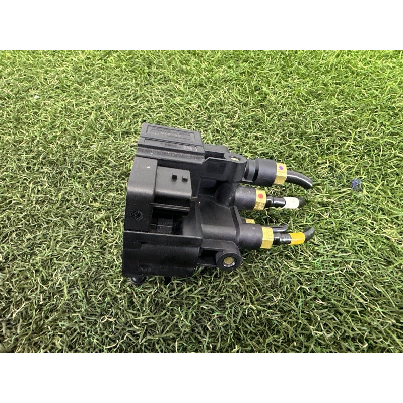 Блок клапанов подвески (электрика / блоки управления) LAND ROVER Range Rover L405 2016 5.0 LR070246