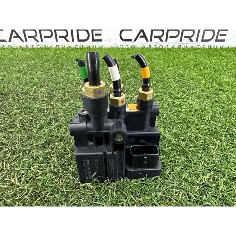 Блок клапанов подвески (электрика / блоки управления) LAND ROVER Range Rover L405 2016 5.0 LR070246