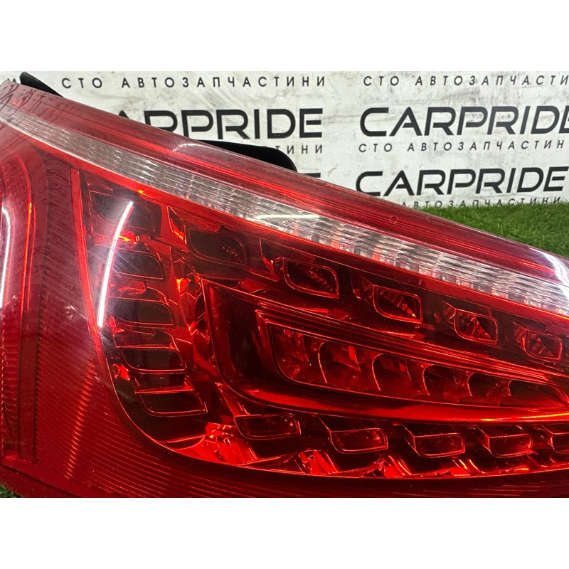 Задний фонарь (оптика) AUDI Q5 8R 2012 3.2 8R0945093B