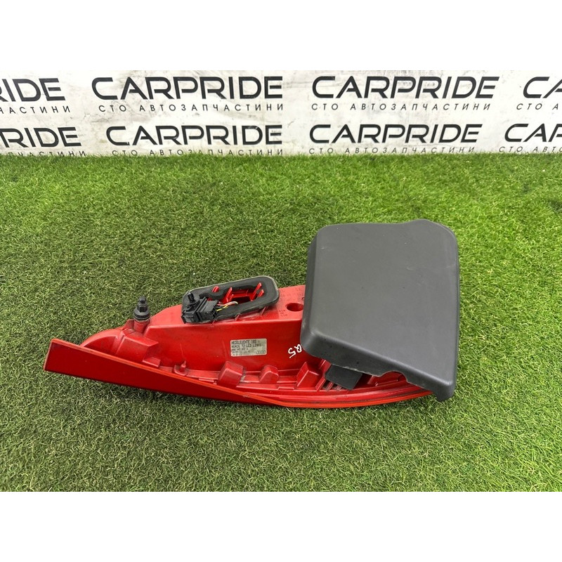 Задний фонарь (оптика) AUDI Q5 8R 2012 3.2 8R0945093B