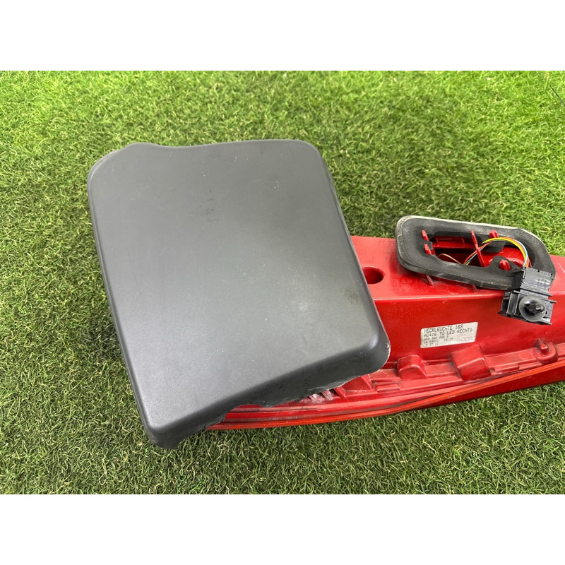 Задний фонарь (оптика) AUDI Q5 8R 2012 3.2 8R0945094B