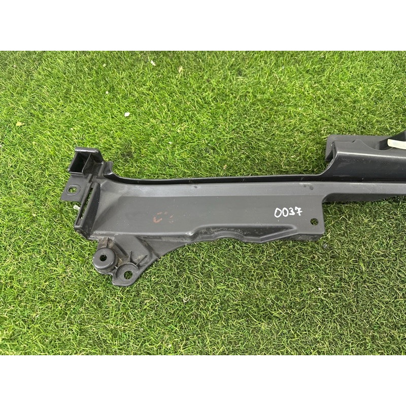 Крепление бампера (кузов и элементы) LAND ROVER Range Rover L405 2016 5.0 LR037923