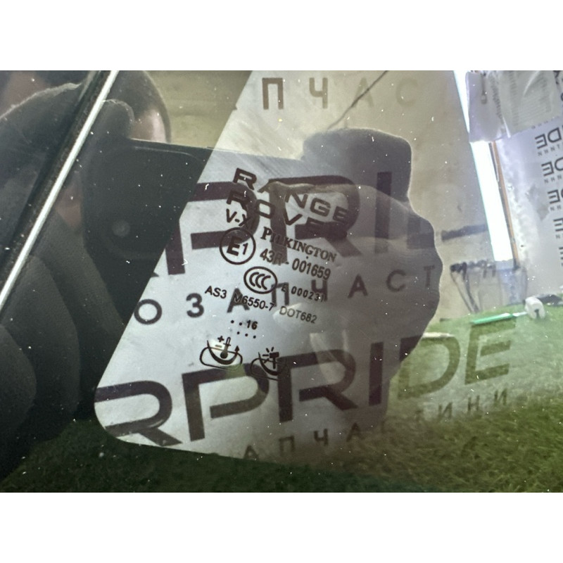 Форточка двери (кузов и элементы) LAND ROVER Range Rover L405 2016 5.0 LR065501