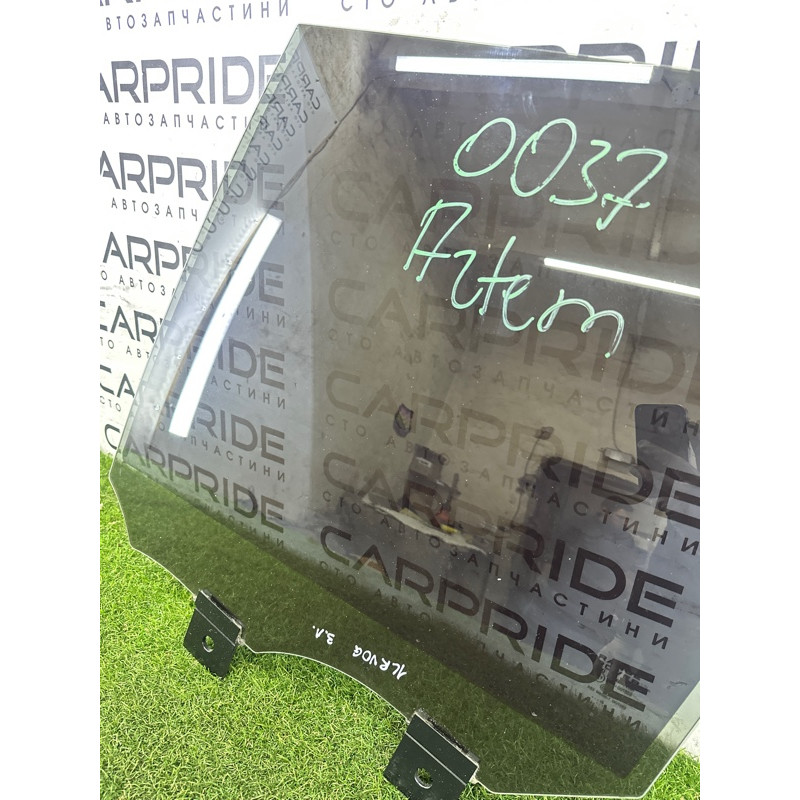 Стекло (кузов и элементы) LAND ROVER Range Rover L405 2016 5.0 LR052677