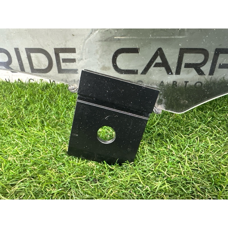 Стекло (кузов и элементы) LAND ROVER Range Rover L405 2016 5.0 LR052677