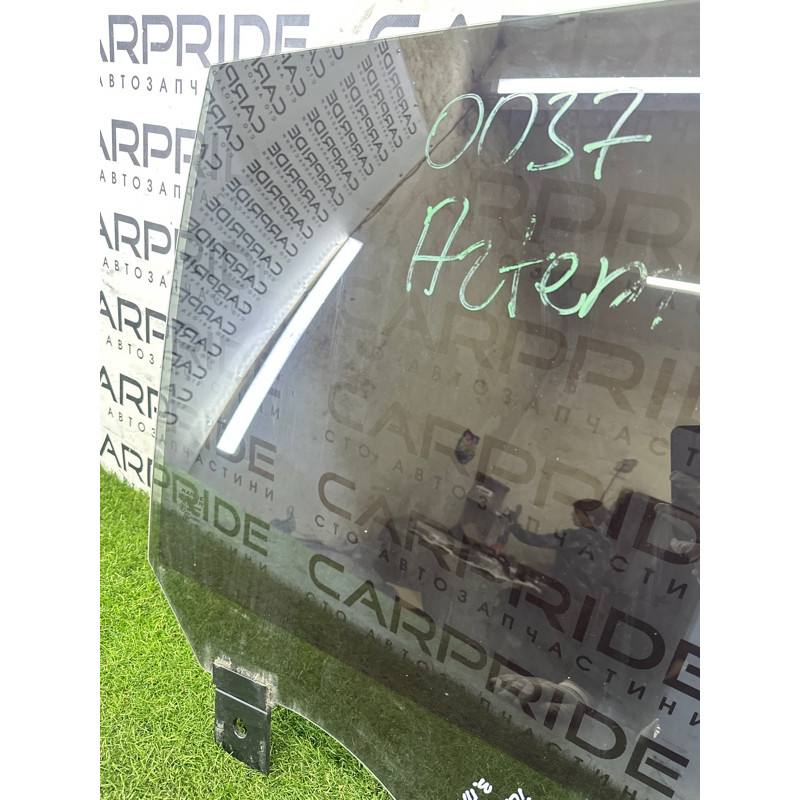 Стекло (кузов и элементы) LAND ROVER Range Rover L405 2016 5.0 LR052675