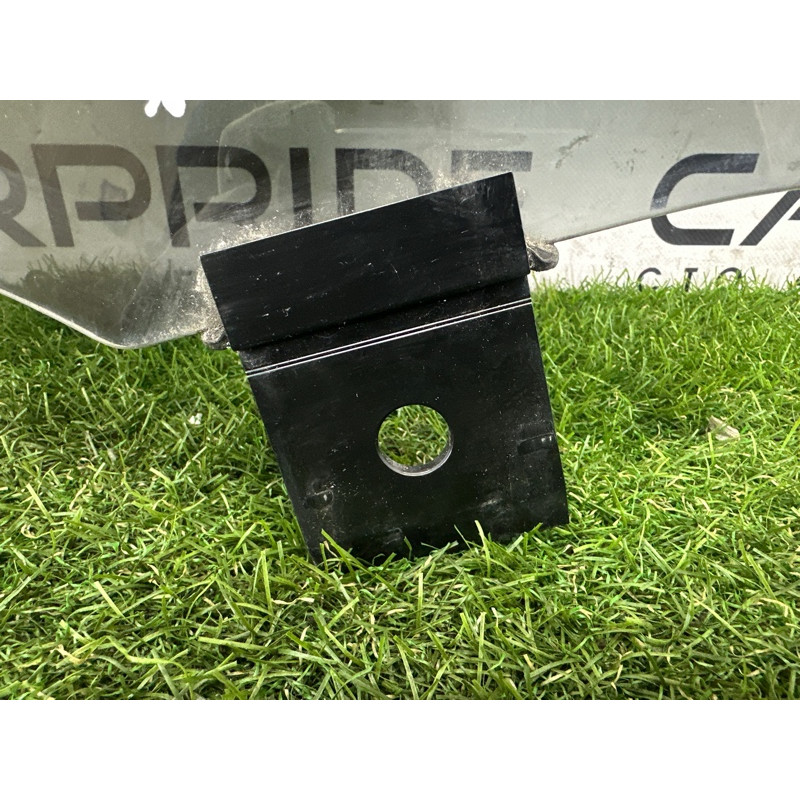 Стекло (кузов и элементы) LAND ROVER Range Rover L405 2016 5.0 LR052675