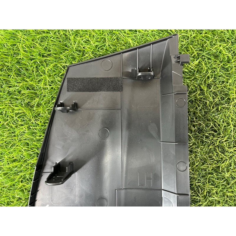 Накладка торпеды боковая (салон) Nissan Rogue T33 2023 1.5 KR15DDT 684996RR0A