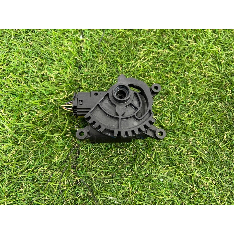 Привід заслонки обігрівача (обігрів та кондиціювання) Jeep Compass MP 2018 2.4 mr1138004211