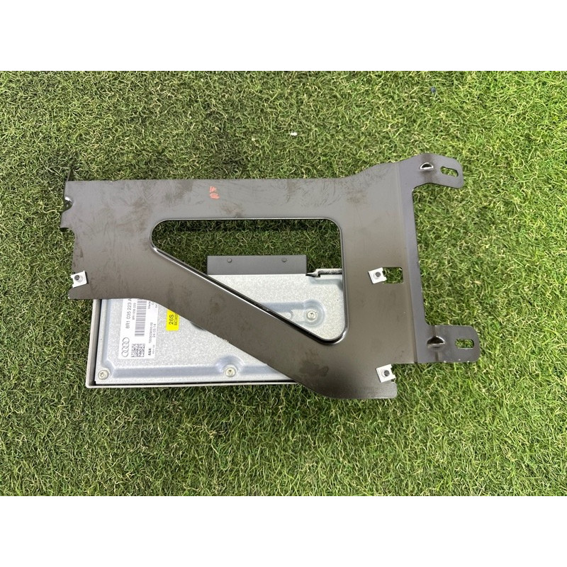 Усилитель звука (электрика) AUDI A4 B8 2014 2.0 TFSI 8R1035223A