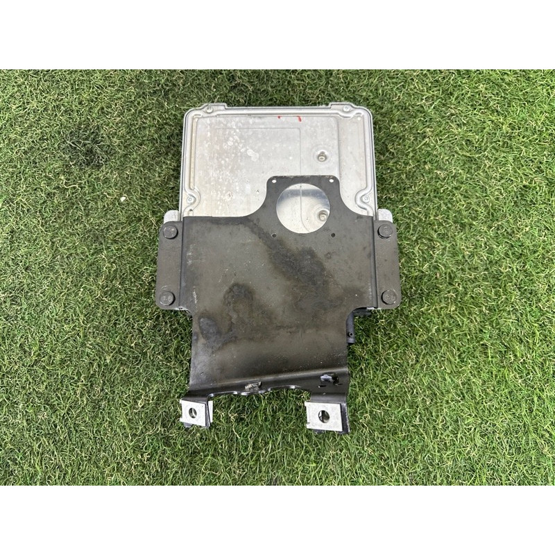 Блок управления двигателем (электрика / блоки управления) LAND ROVER Range Rover L405 2016 5.0 LR038618