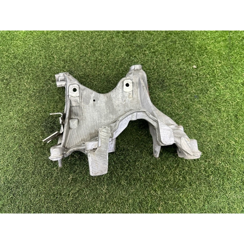 Кронштейн подрамника (подвеска) AUDI A4 B9 2017 2.0 TFSI 8W0399296E