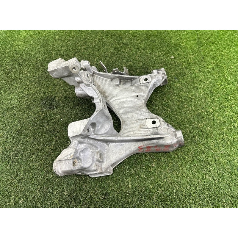 Кронштейн подрамника (подвеска) AUDI A4 B9 2017 2.0 TFSI 8W0399296E