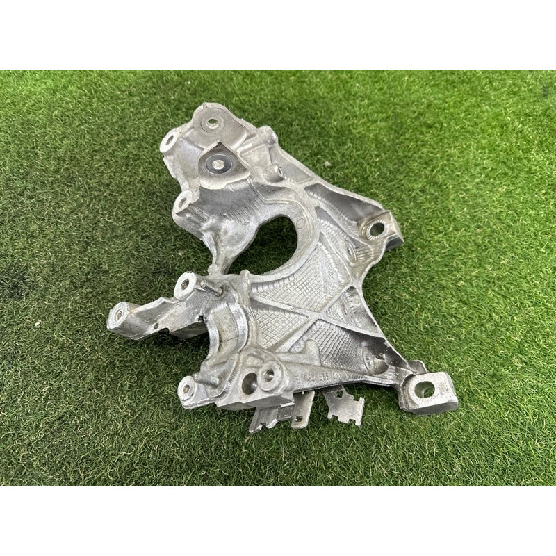 Кронштейн подрамника (подвеска) AUDI A4 B9 2017 2.0 TFSI 8W0399296E