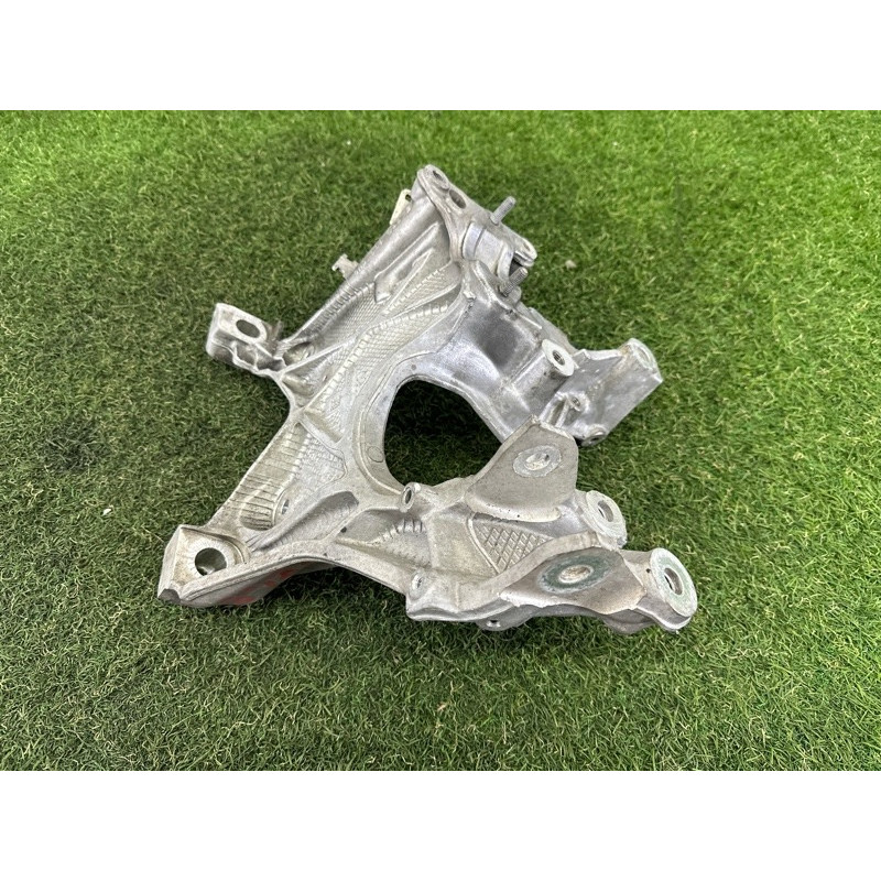 Кронштейн подрамника (подвеска) AUDI A4 B9 2017 2.0 TFSI 8W0399296E