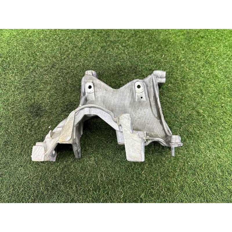 Кронштейн подрамника (подвеска) AUDI A4 B9 2017 2.0 TFSI 8W0399295E