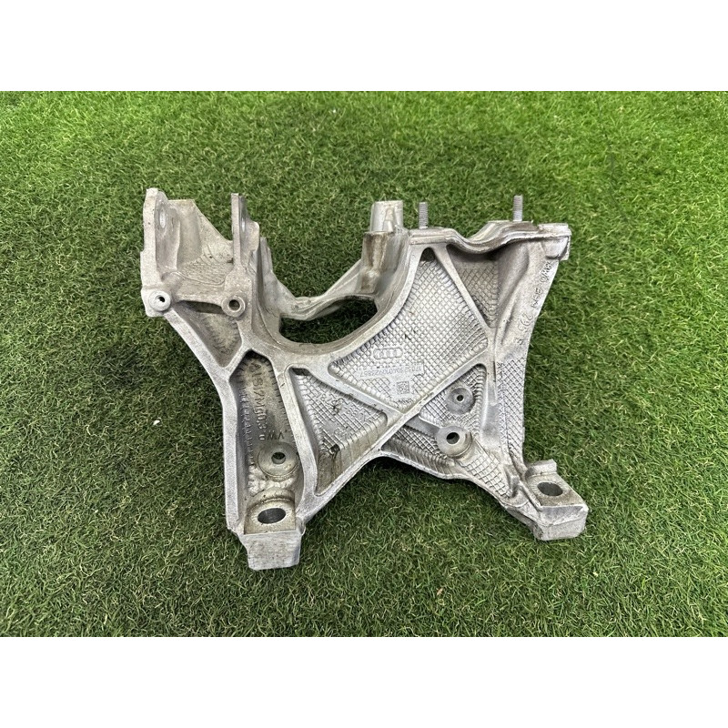 Кронштейн подрамника (подвеска) AUDI A4 B9 2017 2.0 TFSI 8W0399295E