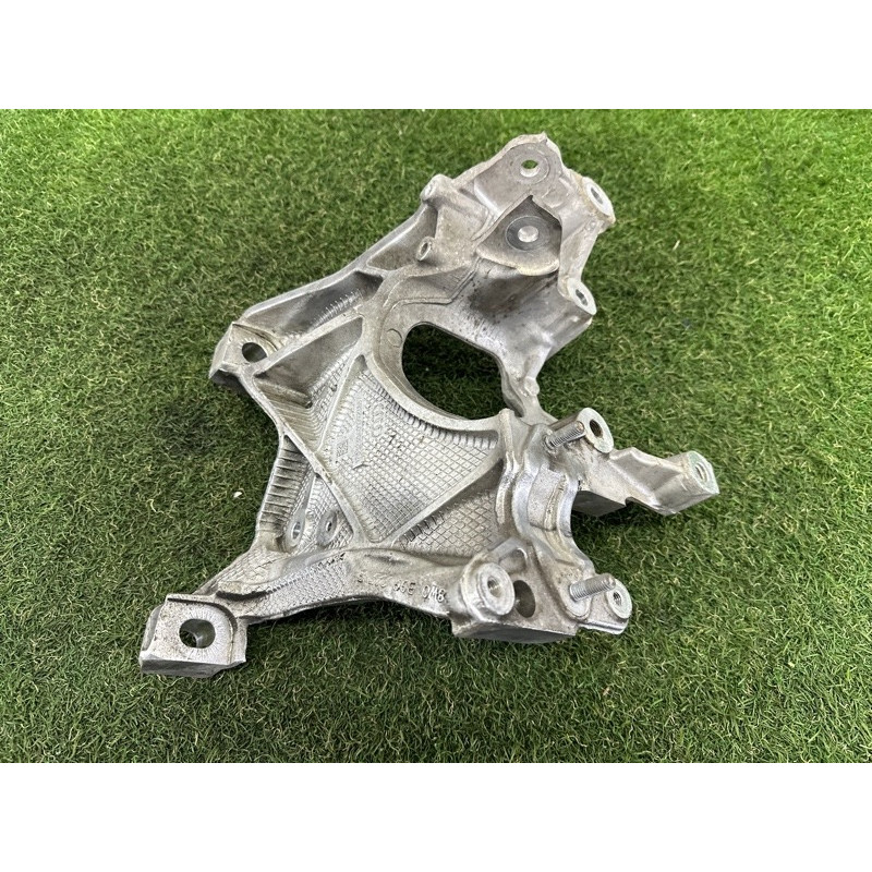 Кронштейн подрамника (подвеска) AUDI A4 B9 2017 2.0 TFSI 8W0399295E