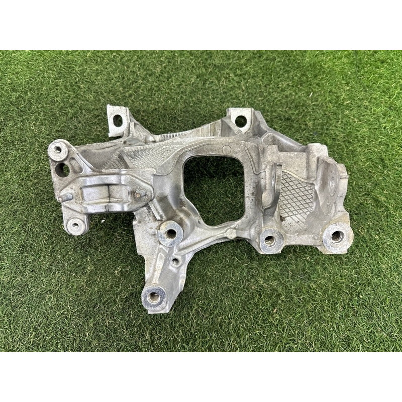 Кронштейн подрамника (подвеска) AUDI A4 B9 2017 2.0 TFSI 8W0399295E