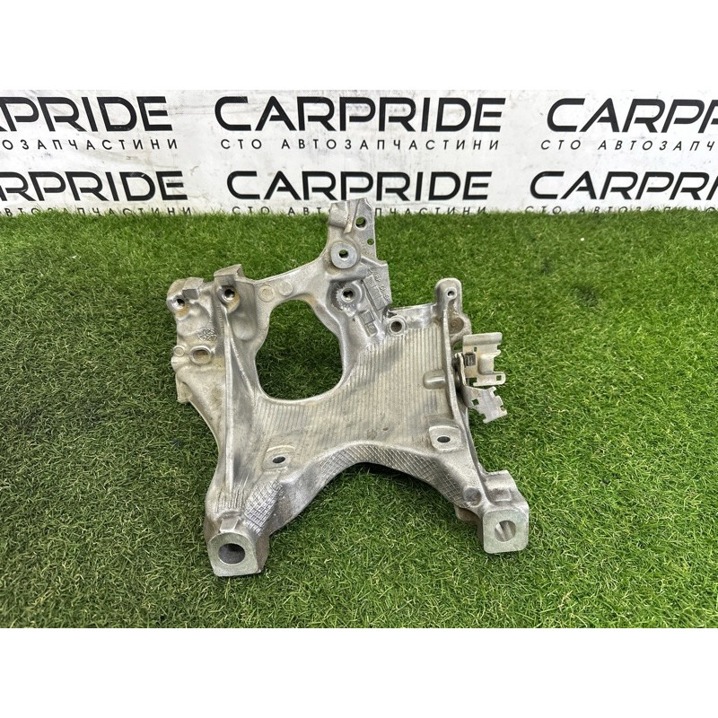 Кронштейн подрамника (подвеска) AUDI A4 B9 2017 2.0 TFSI 8W0399296E