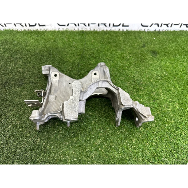 Кронштейн подрамника (подвеска) AUDI A4 B9 2017 2.0 TFSI 8W0399296E