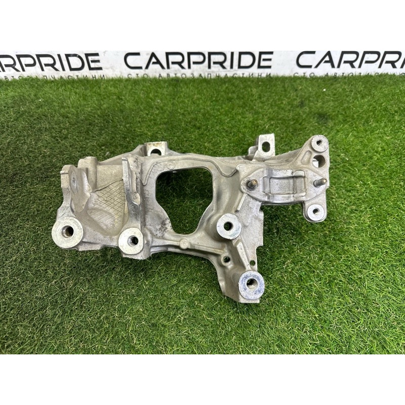 Кронштейн подрамника (подвеска) AUDI A4 B9 2017 2.0 TFSI 8W0399296E