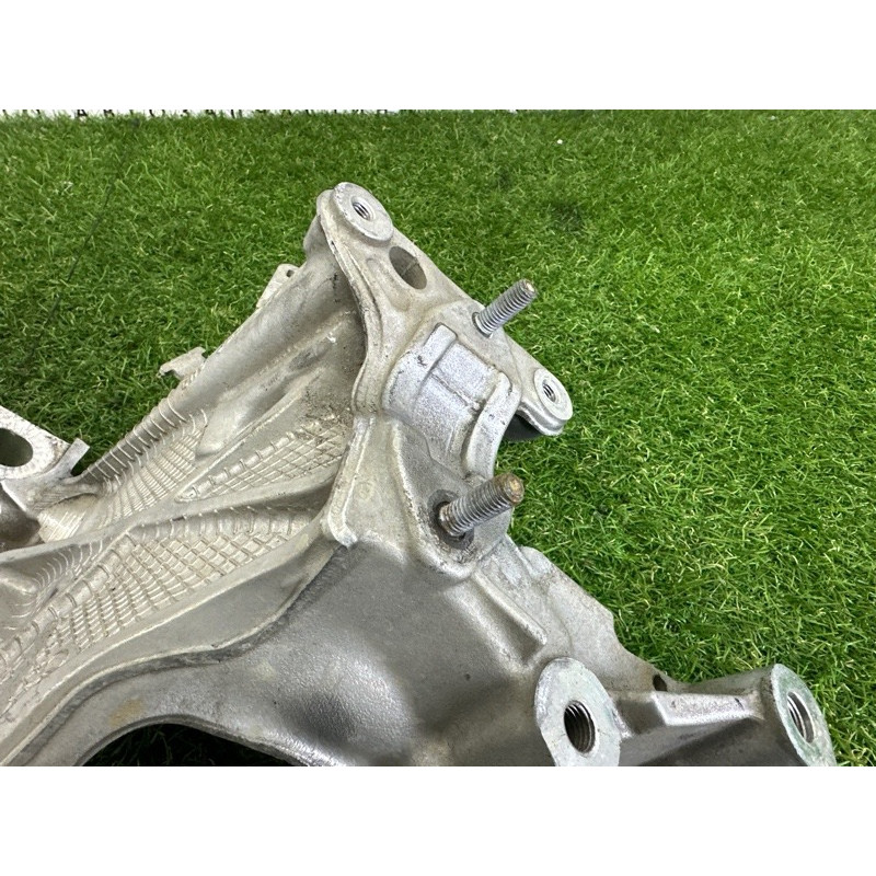 Кронштейн подрамника (подвеска) AUDI A4 B9 2017 2.0 TFSI 8W0399296E