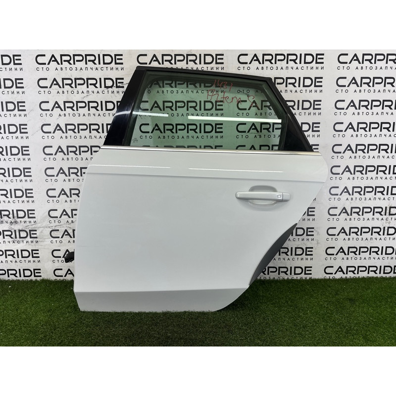 Дверь (наружные элементы кузова) AUDI A4 B8 2013 2.0 TFSI 8K9833051D