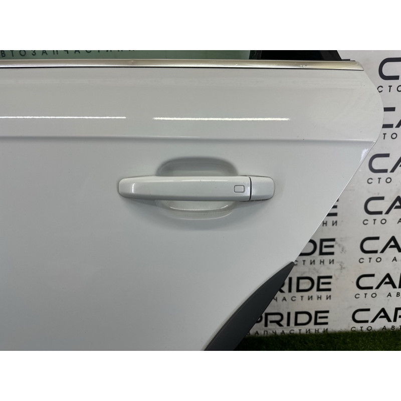Дверь (наружные элементы кузова) AUDI A4 B8 2013 2.0 TFSI 8K9833051D
