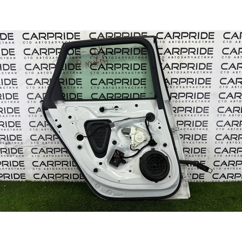 Дверь (наружные элементы кузова) AUDI A4 B8 2013 2.0 TFSI 8K9833051D