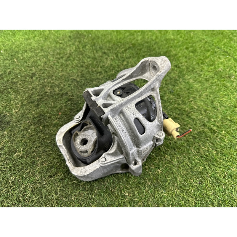 Подушка двигателя (двигатель и элементы) AUDI A4 B9 2017 2.0 TFSI 4M0199372FC