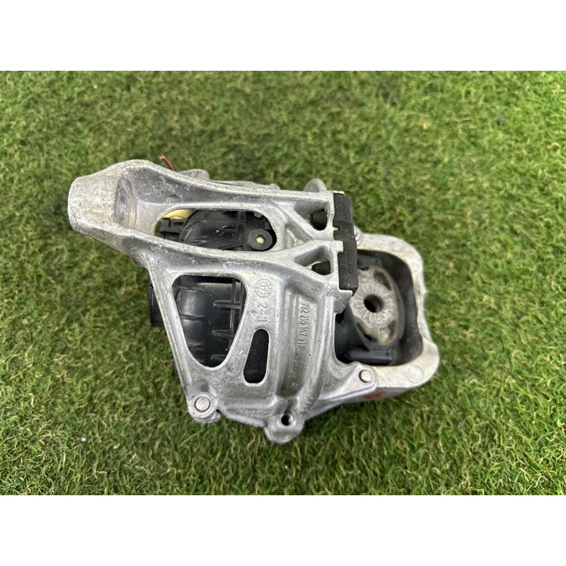 Подушка двигателя (двигатель и элементы) AUDI A4 B9 2017 2.0 TFSI 4M0199372FC