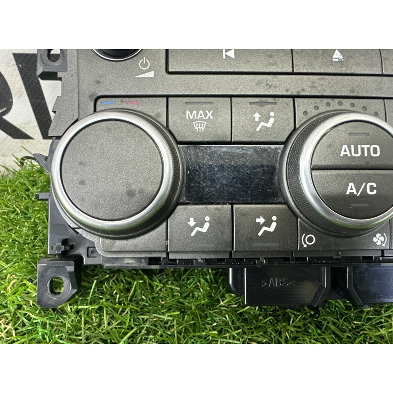 Блок управления климат-контролем (электрика / блоки управления) LAND ROVER Range Rover Evoque L538 2016 2.0 LR075766