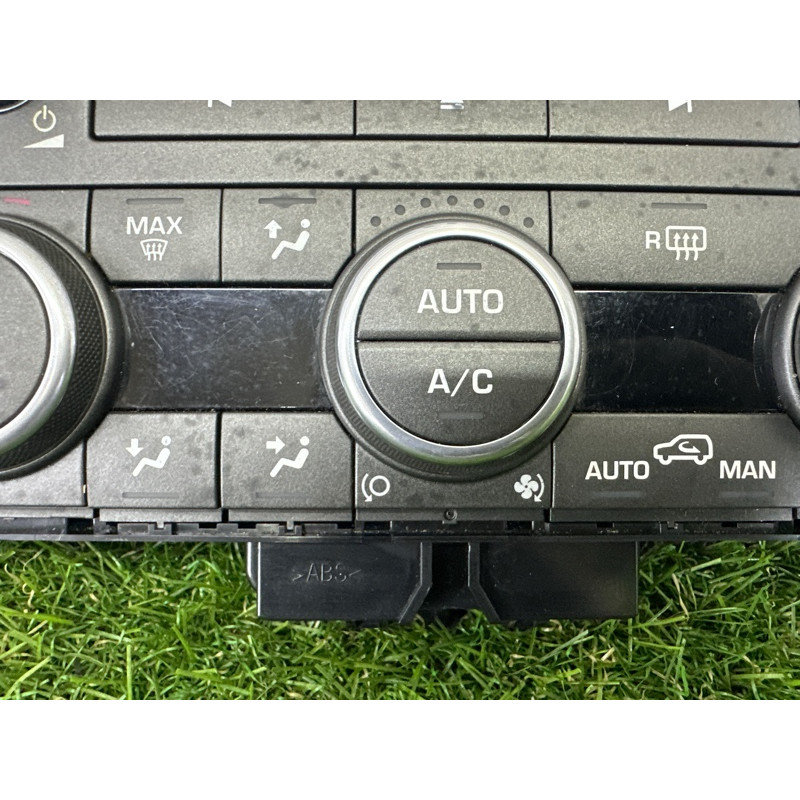 Блок управления климат-контролем (электрика / блоки управления) LAND ROVER Range Rover Evoque L538 2016 2.0 LR075766