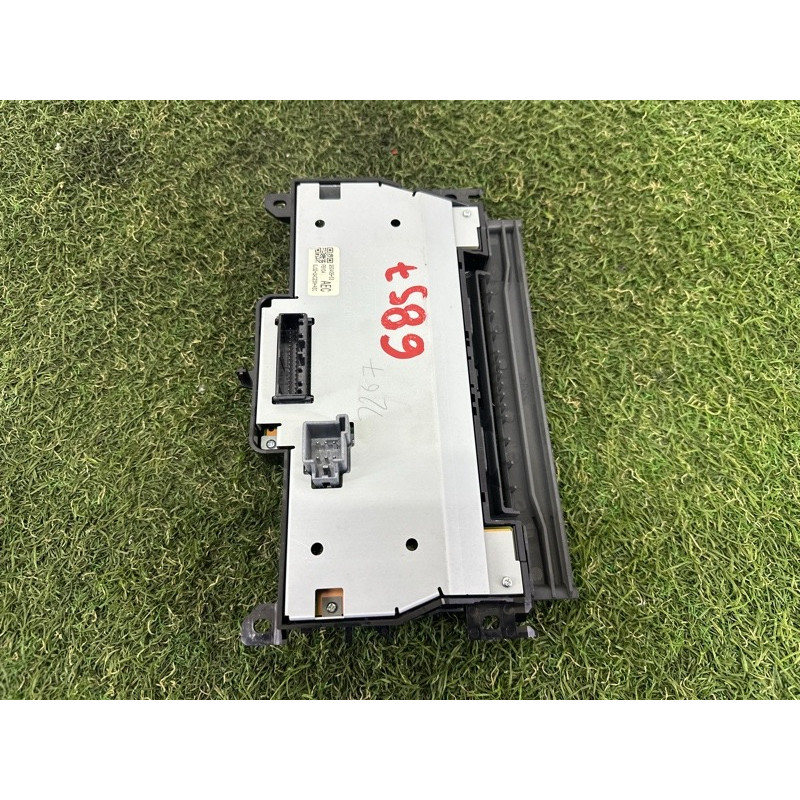 Блок управления климат-контролем (электрика / блоки управления) LAND ROVER Range Rover Evoque L538 2016 2.0 LR075766