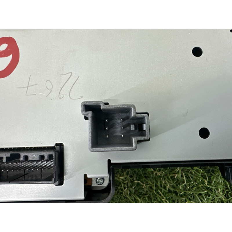 Блок управления климат-контролем (электрика / блоки управления) LAND ROVER Range Rover Evoque L538 2016 2.0 LR075766