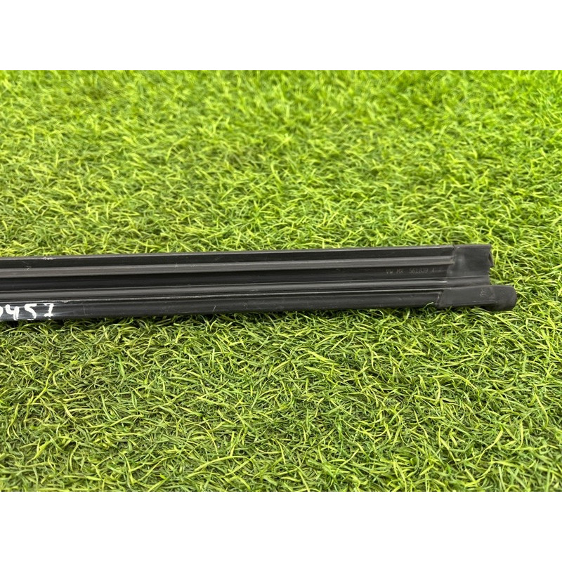 Зовнішній молдинг дверки (кузов і елементи) Volkswagen Passat B8 2016 1.8 561839479b