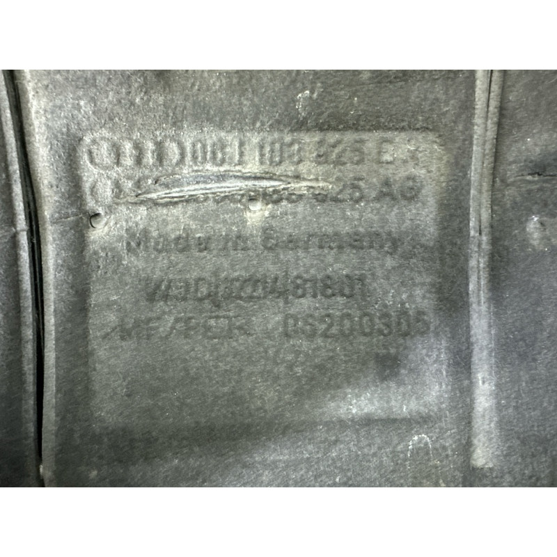 Декоративная крышка двигателя (двигатель и элементы) AUDI A4 B8 2014 2.0 TFSI 06J103925AG