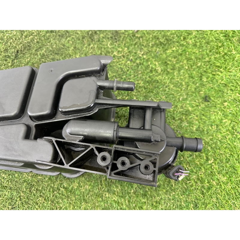 Паливний абсорбер (паливна система) AUDI A4 B9 2017 2.0 TFSI 8W0201801E