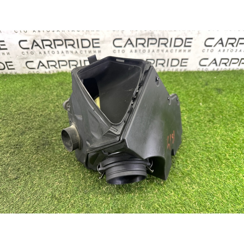 Корпус воздушного фильтра (впускная система) AUDI Q5 8R 2012 3.2 8K0133837E