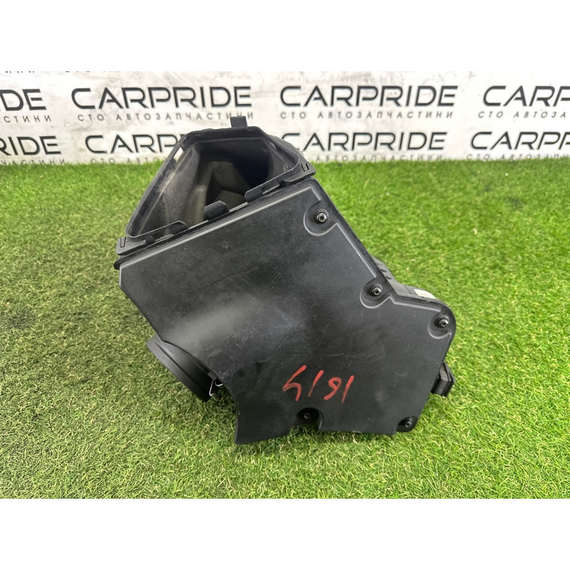 Корпус воздушного фильтра (впускная система) AUDI Q5 8R 2012 3.2 8K0133837E