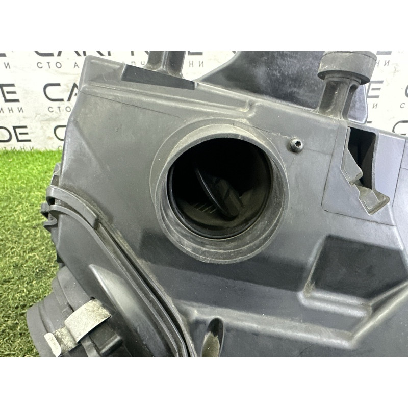 Корпус воздушного фильтра (впускная система) AUDI Q5 8R 2012 3.2 8K0133837E