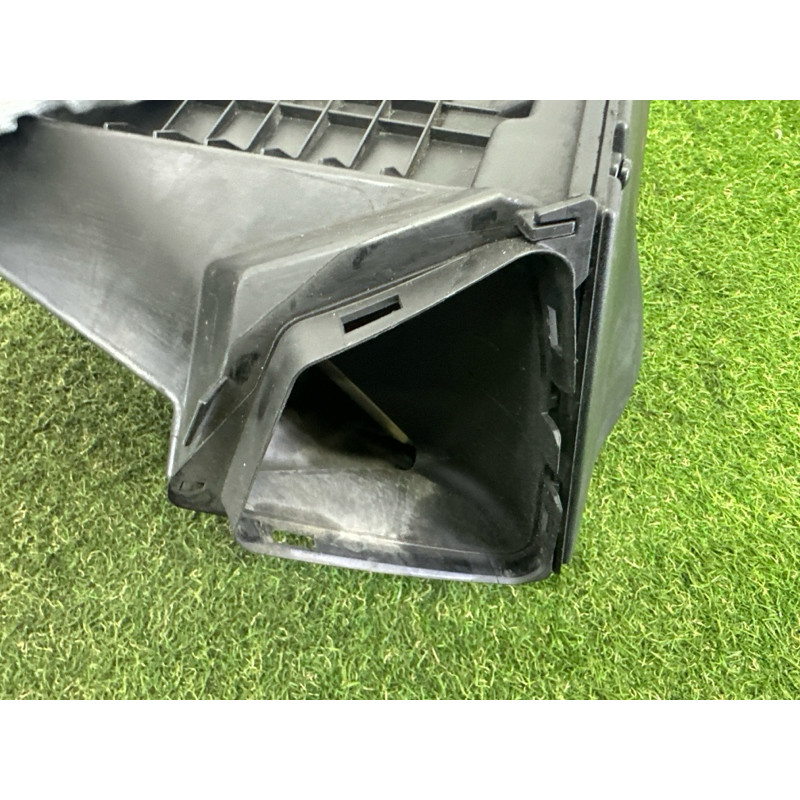 Корпус воздушного фильтра (впускная система) AUDI Q5 8R 2012 3.2 8K0133837E